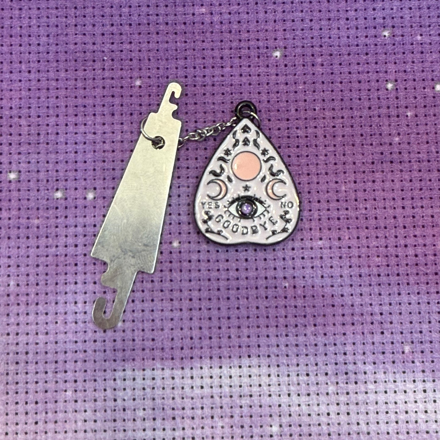 Witchy Magnetic Needle Minders with Threader