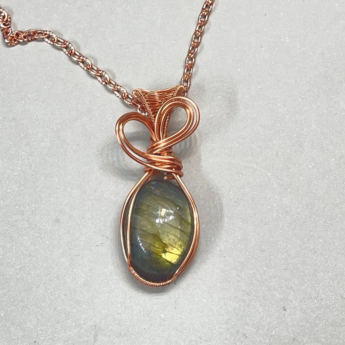 Flashy Labradorite Pendant