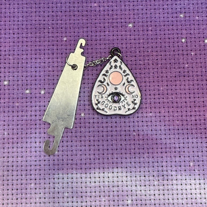Witchy Magnetic Needle Minders with Threader