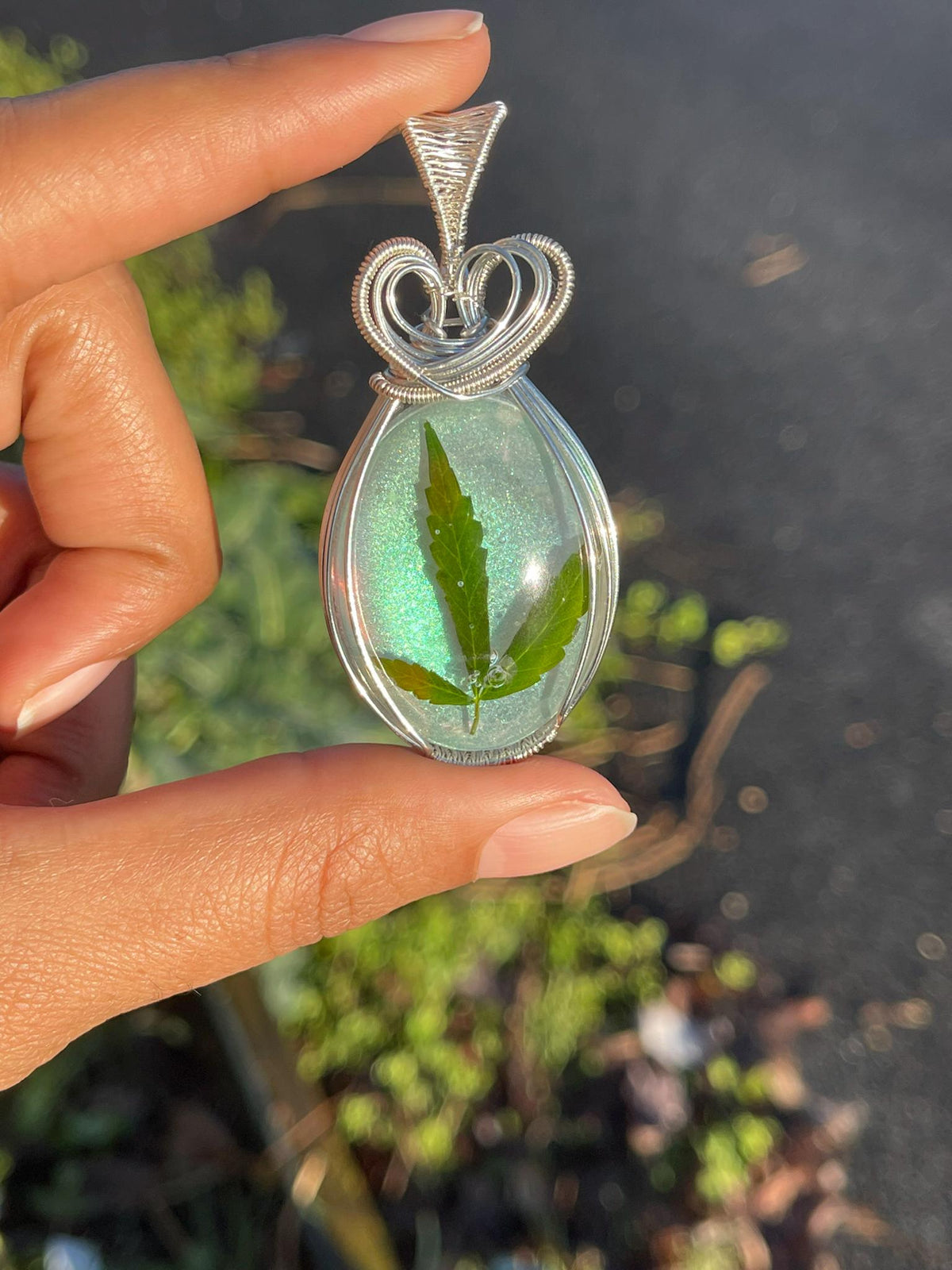 cannabis marijuana leaf 420 resin wire wrap necklaces